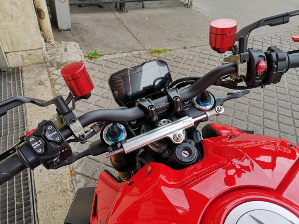 DUCATI STREETFIGHTER V4S AKRAPOVIC 
