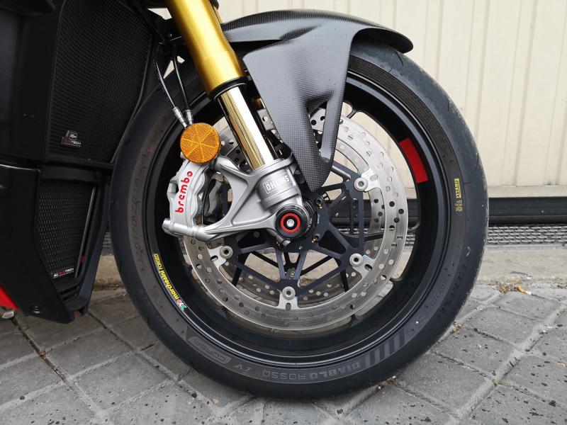 DUCATI STREETFIGHTER V4S AKRAPOVIC 
