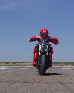 DUCATI Diavel V4 RS