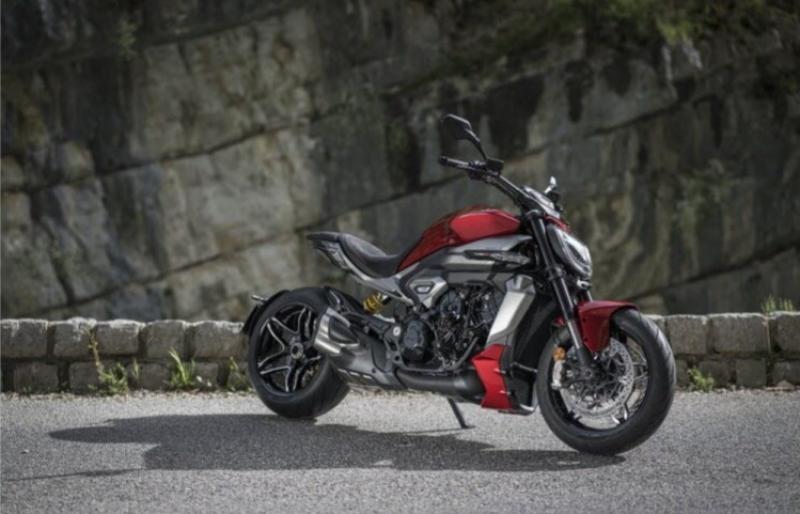 DUCATI Diavel V4 RS