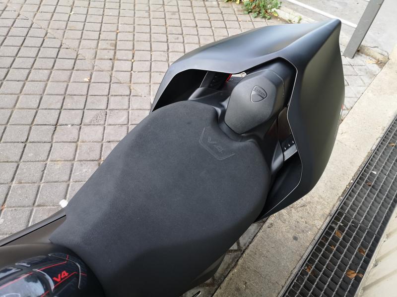 DUCATI STREETFIGHTER V4S 