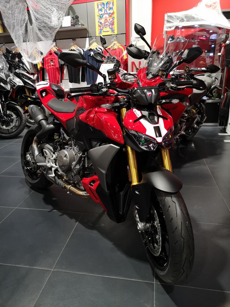 DUCATI STREETFIGHTER V2S SERIE ONE 