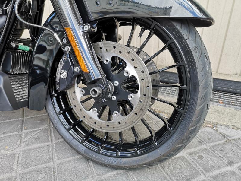 HARLEY-DAVIDSON ROAD KING SPECIAL 