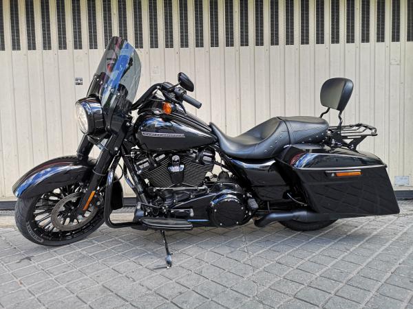 HARLEY-DAVIDSON ROAD KING SPECIAL 