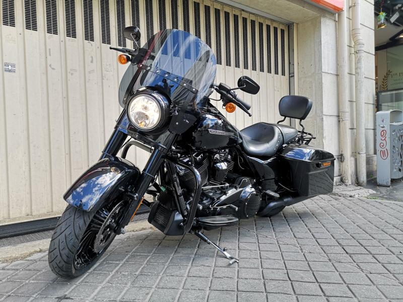 HARLEY-DAVIDSON ROAD KING SPECIAL 