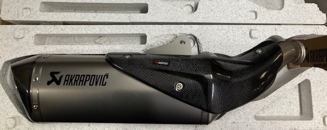 SILENCIEUX AKRAPOVIC POUR 790 DUKE