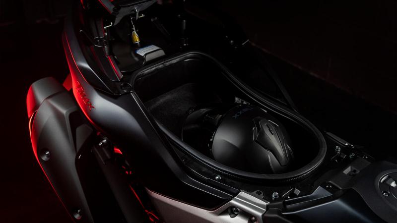 YAMAHA TMAX 560 BLACK MAX édition spéciale 25eme Anniversaire